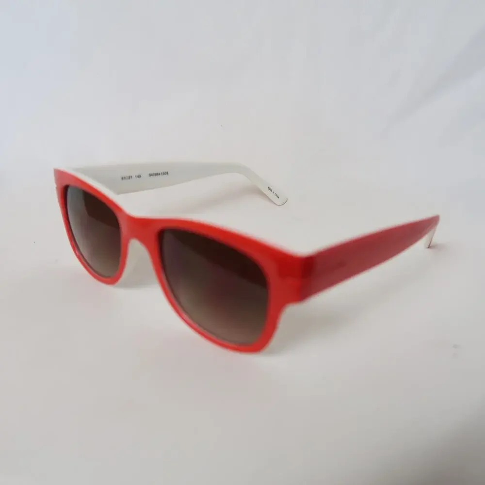 GAP red wayferer acrylic sunglasses